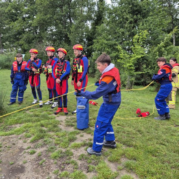 Jugendübung Wasserrettung/ Boot